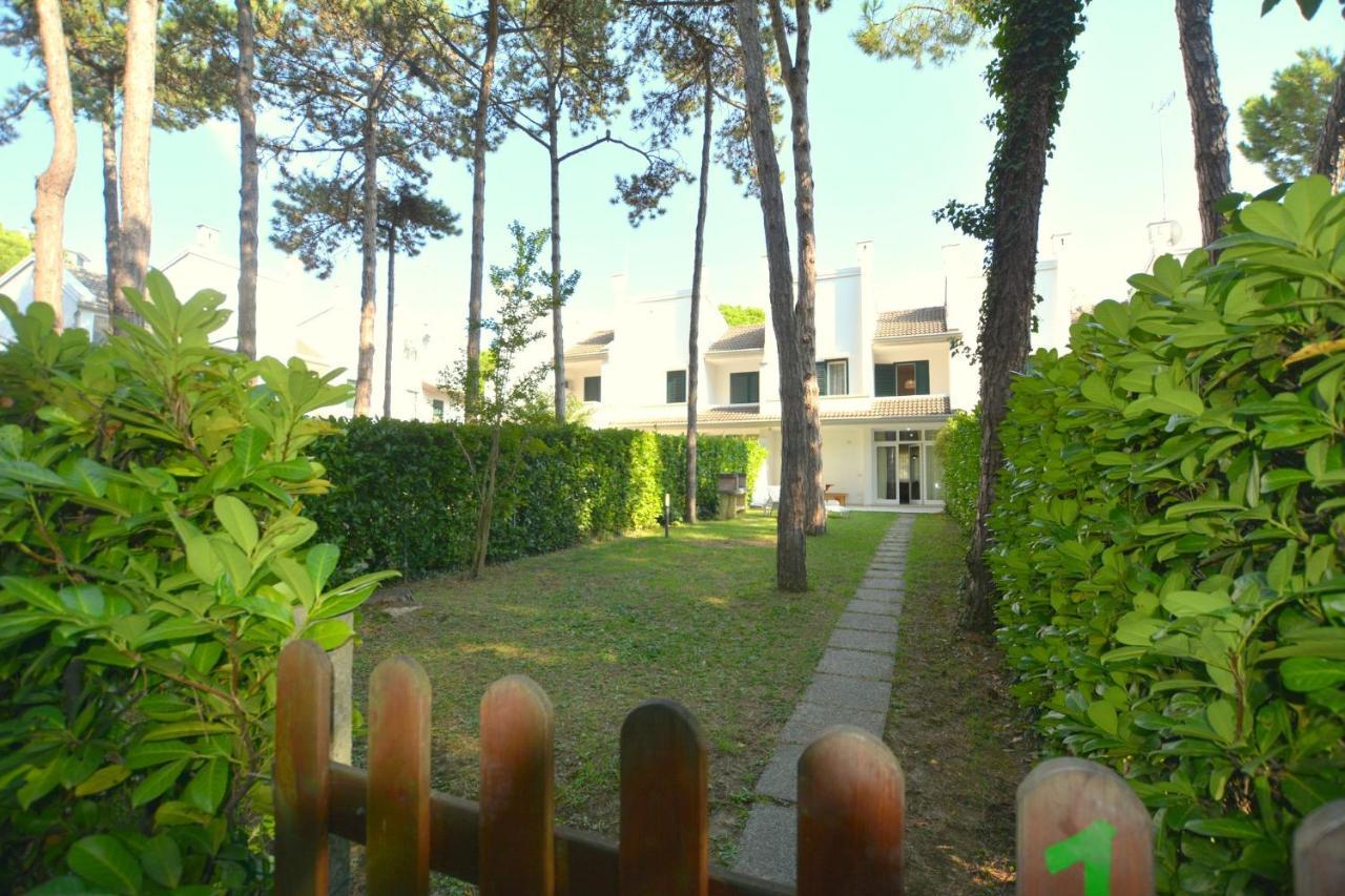 Villa A Lignano Pineta Lignano Sabbiadoro Exterior foto