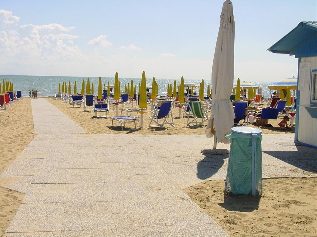 Villa A Lignano Pineta Lignano Sabbiadoro Zimmer foto